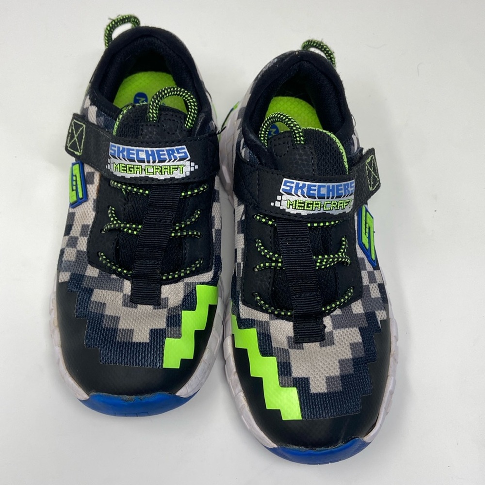 Boys sketcher, tennis shoes, size 2